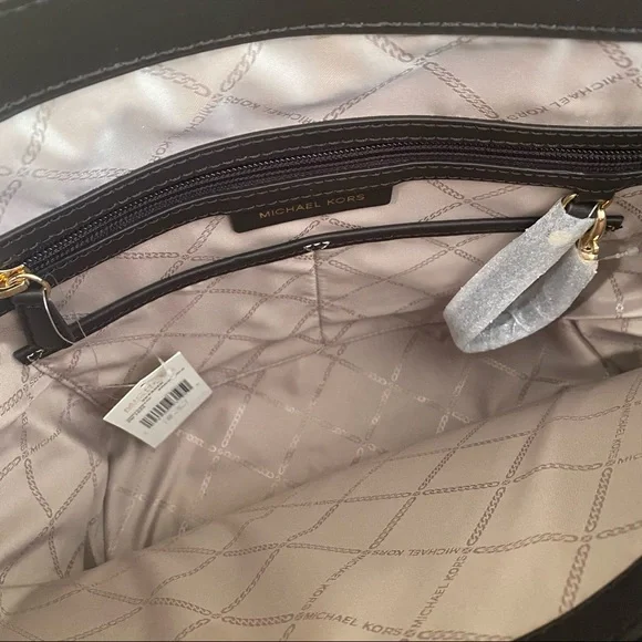 Last one✨Michael Kors large voyager shoulder tote bag - Picture 14 of 16